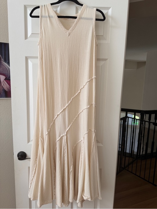 Source Unknown Dresses & Skirts - Sleeveless Cream V-Neck Maxi Dress